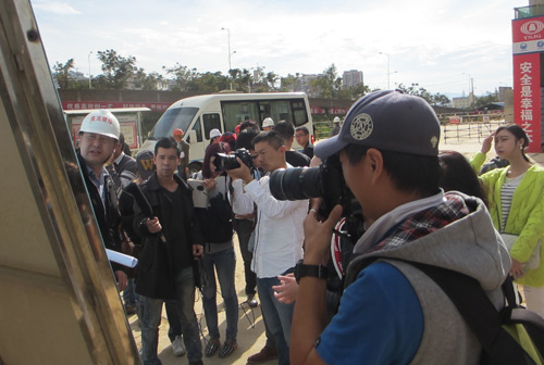 15家中央、省、市媒體聚焦市政分公司盤龍區(qū)公租房建設(shè)情況