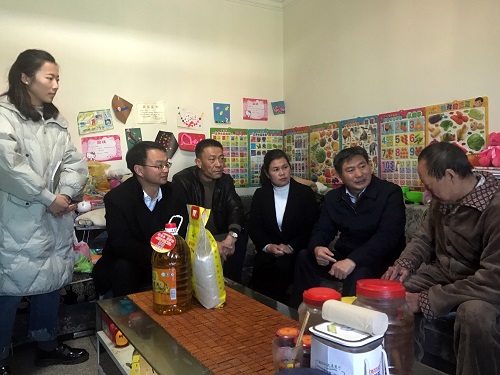 云南省雙擁辦走訪慰問(wèn)公司自衛(wèi)還擊戰(zhàn)老兵