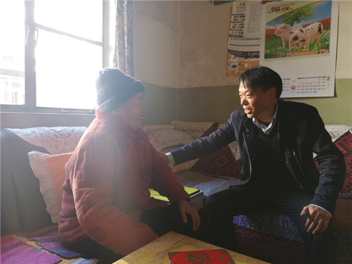 新春慰問(wèn)情意濃 真情慰問(wèn)暖人心—公司春節(jié)前走訪慰問(wèn)離退休干部及干部遺屬