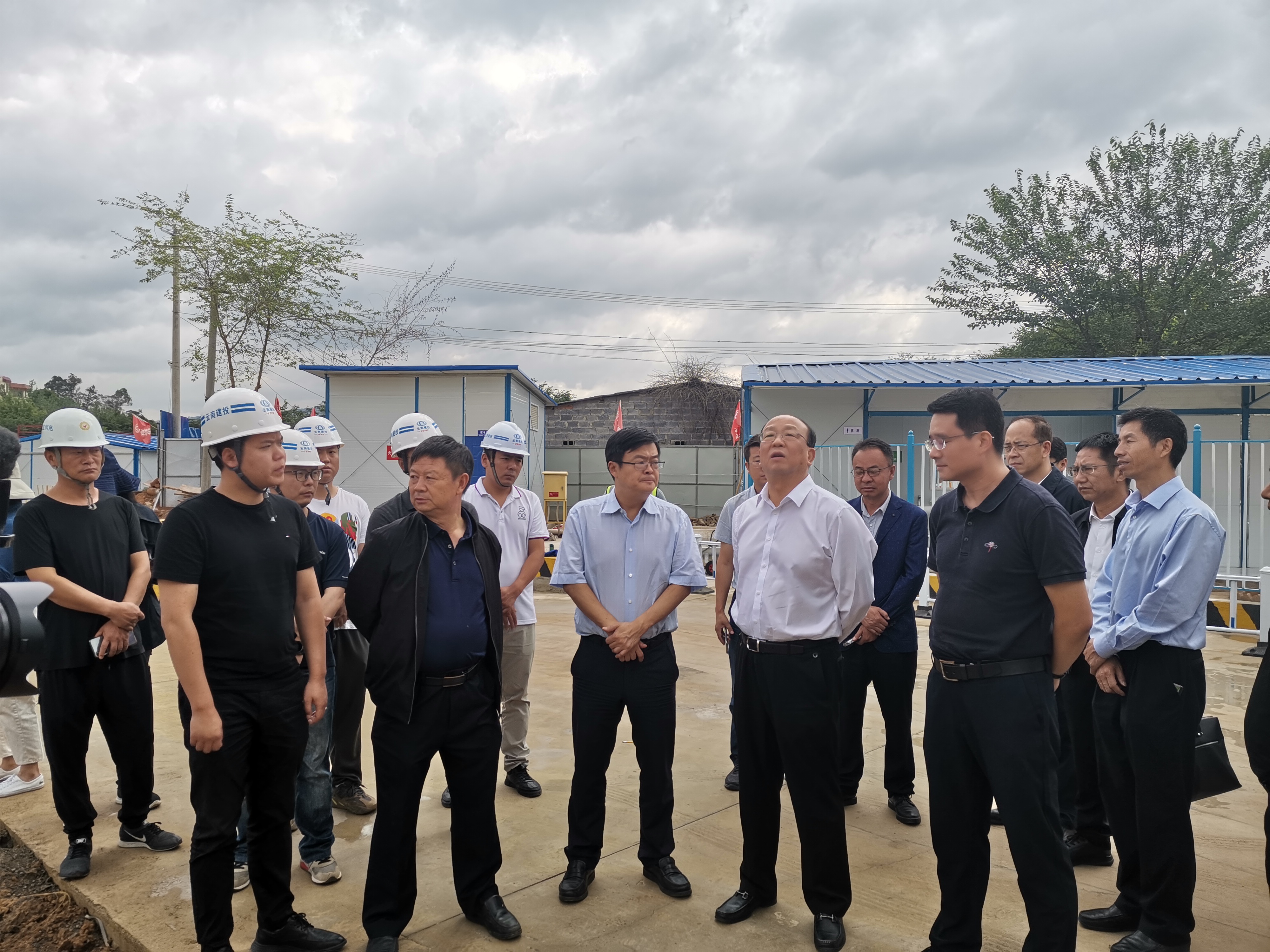 【項目動態(tài)】李小三率隊到陽宗海施家嘴村莊生態(tài)移民搬遷項目調研