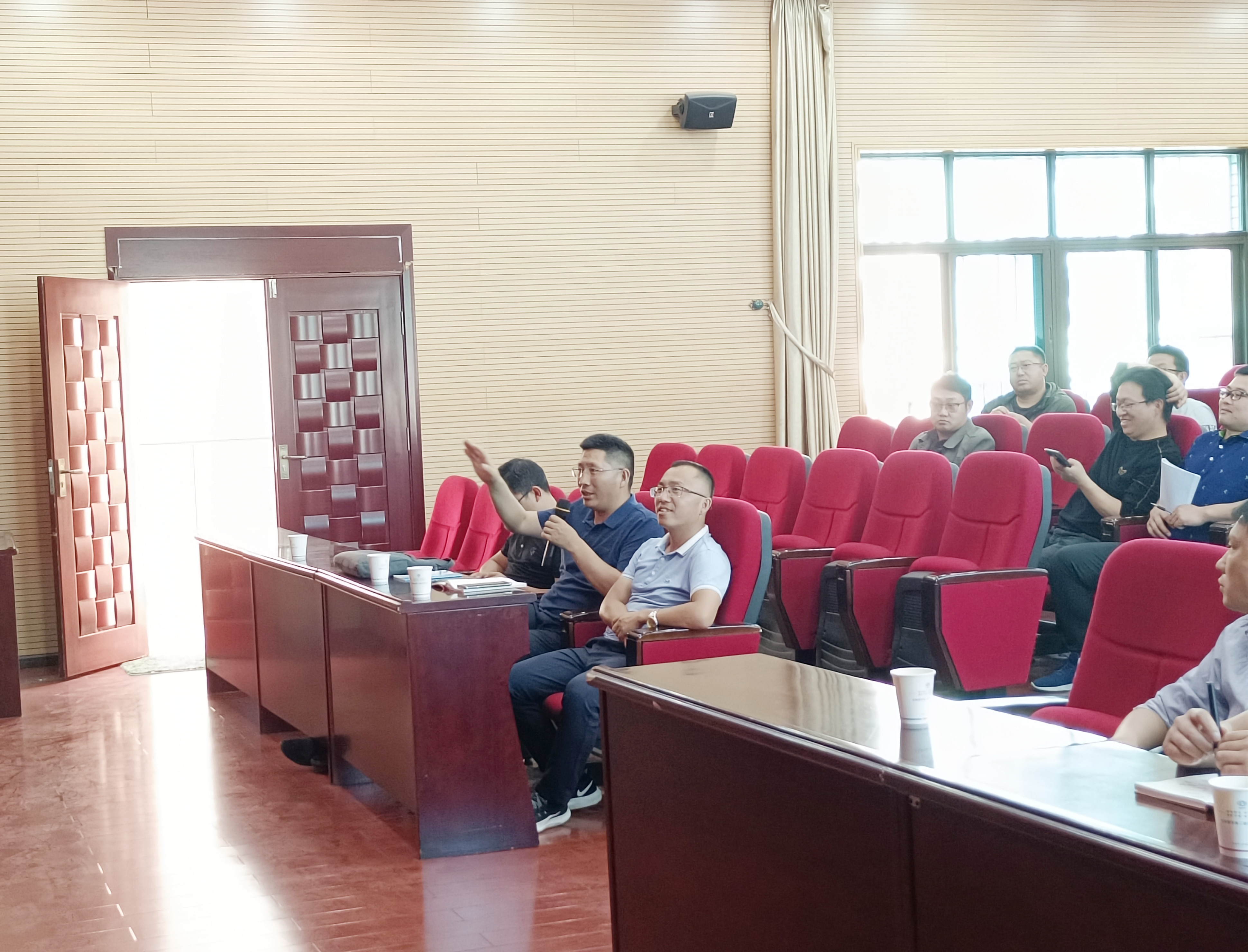 【公司動態(tài)】公司組織開展公路工程現(xiàn)澆箱梁施工及質檢、試驗資料培訓