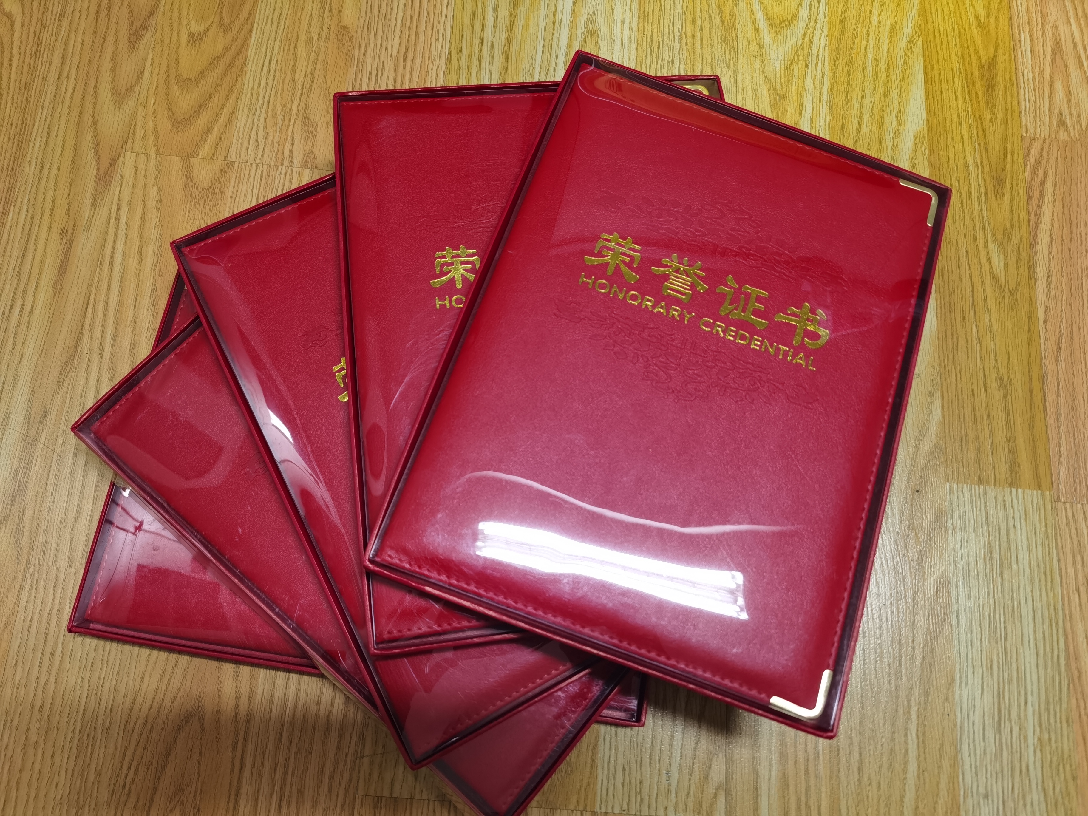 【創(chuàng)先爭(zhēng)優(yōu)】中國(guó)共產(chǎn)黨成立100周年云南建投集團(tuán)“兩優(yōu)一先”表彰大會(huì)隆重舉行！公司五人一集體獲表彰