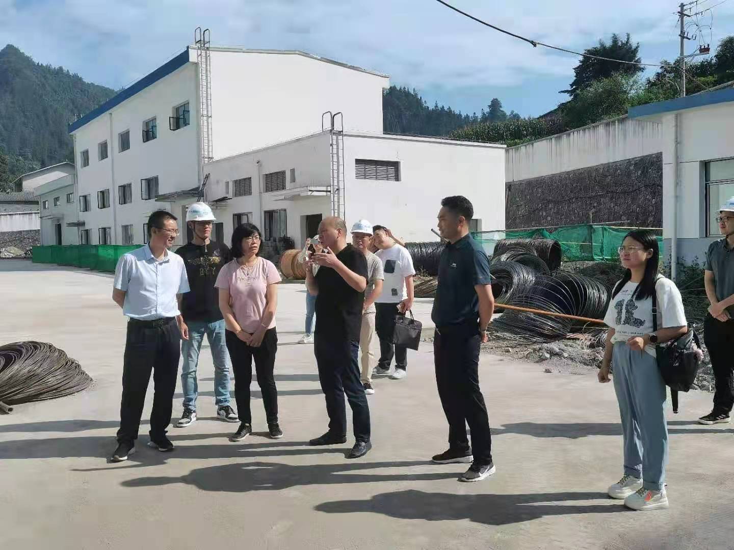 【調(diào)研檢查】省發(fā)改委經(jīng)貿(mào)處副處長貫冬梅率隊(duì)到威信縣糧食倉儲設(shè)施建設(shè)項(xiàng)目調(diào)研