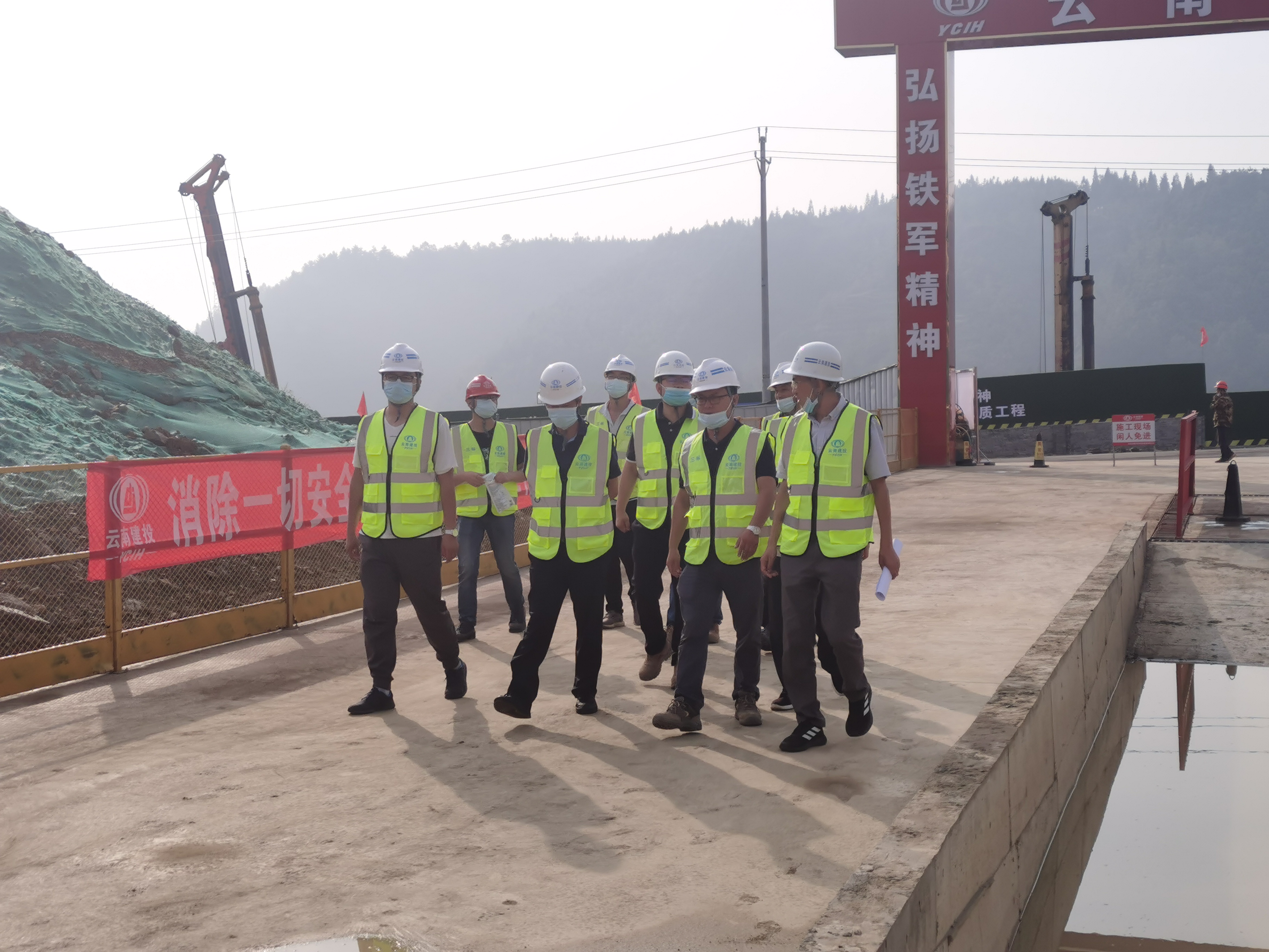 【我為群眾辦實(shí)事】陳定華到鎮(zhèn)雄縣2018年城鎮(zhèn)棚改區(qū)改造項(xiàng)目調(diào)研