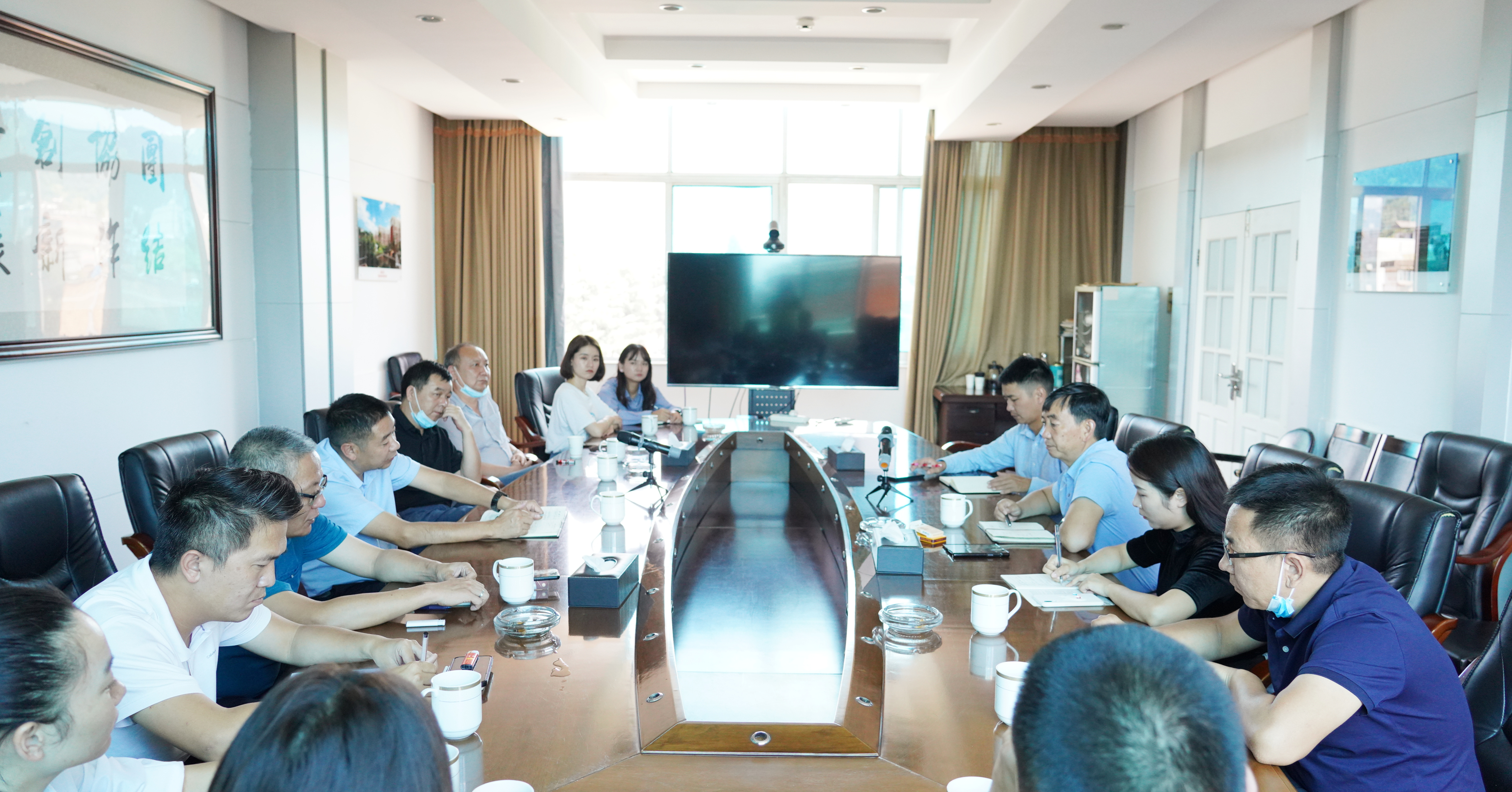 【公司動(dòng)態(tài)】公司領(lǐng)導(dǎo)會(huì)見楚雄彝族自治州客人