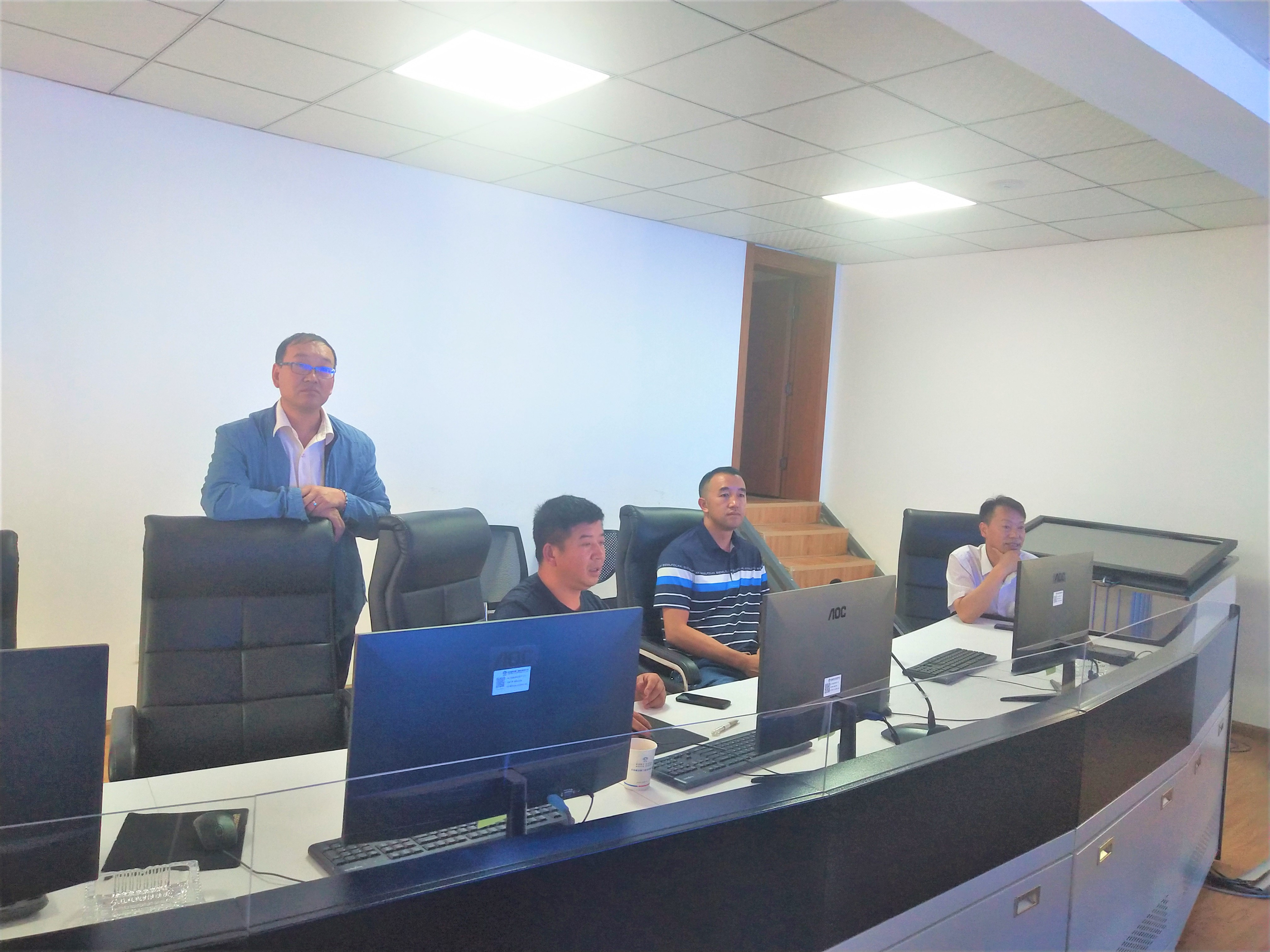 【我為群眾辦實事】陳定華一行到項目管控中心數(shù)據(jù)“駕駛艙”檢查指導(dǎo)工作