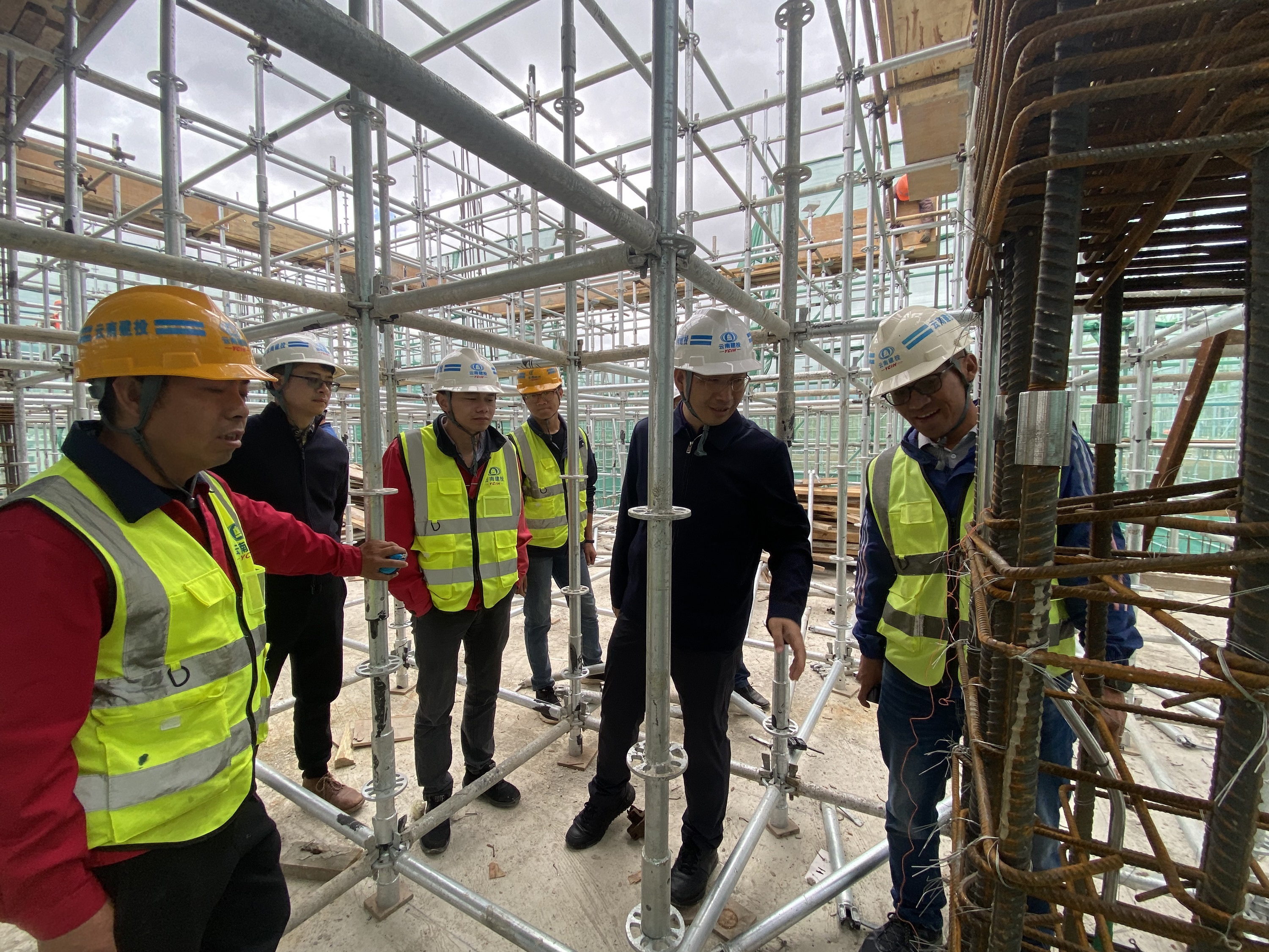 【我為群眾辦實(shí)事】公司領(lǐng)導(dǎo)調(diào)研檢查第四直管部滇西區(qū)域醫(yī)療中心建設(shè)項(xiàng)目