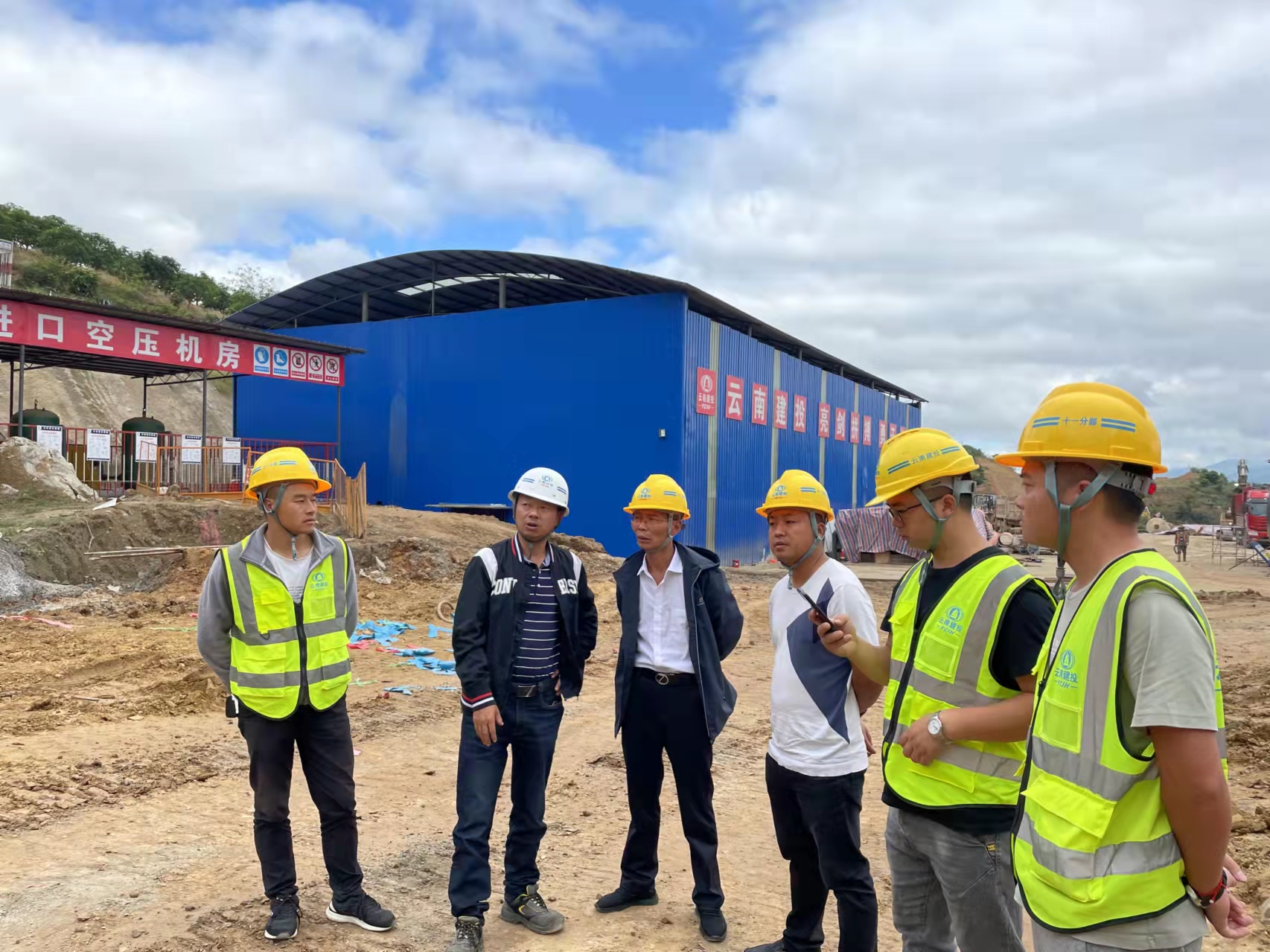 【我為群眾辦實事】公司領(lǐng)導(dǎo)調(diào)研第十九直管部永金高速項目