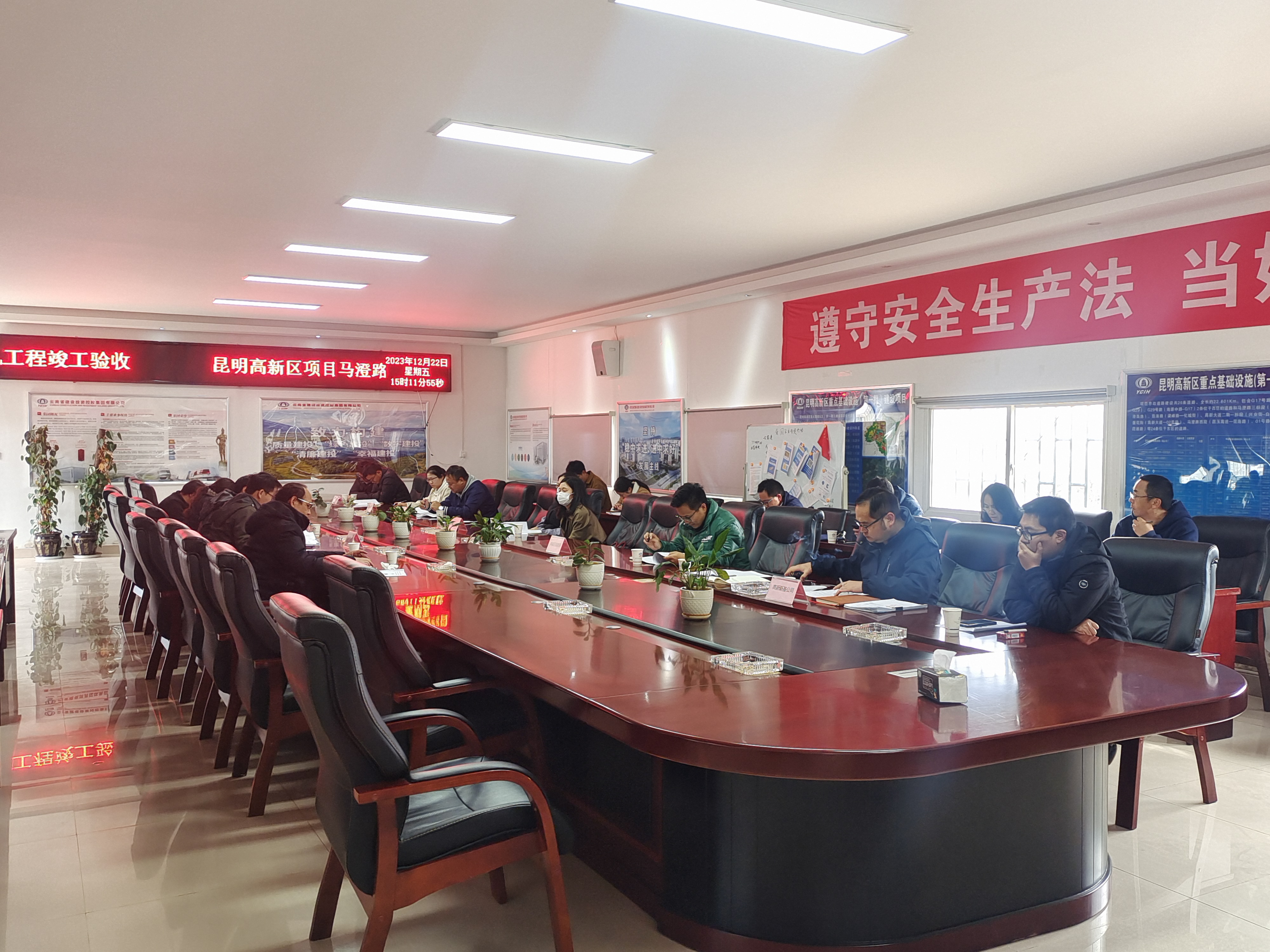 【項目動態(tài)】昆明高新區(qū)重點基礎(chǔ)設(shè)施（第一批）建設(shè)項目馬澄路(15號路至呈澄高速）小營交叉口景觀工程順利通過竣工驗收