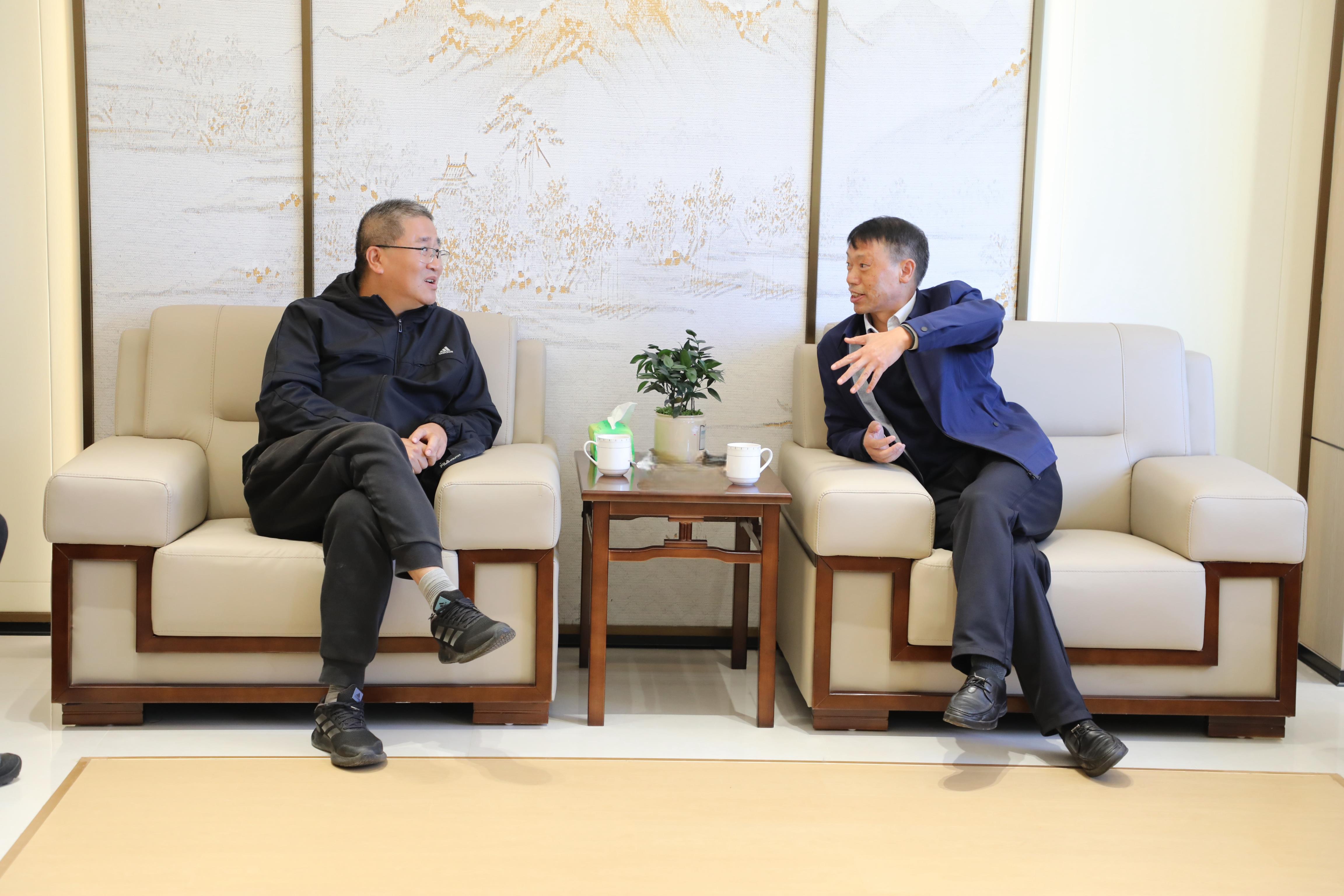 【公司要聞】金平縣人大常委會黨組書記、主任刁繼清到公司交流座談