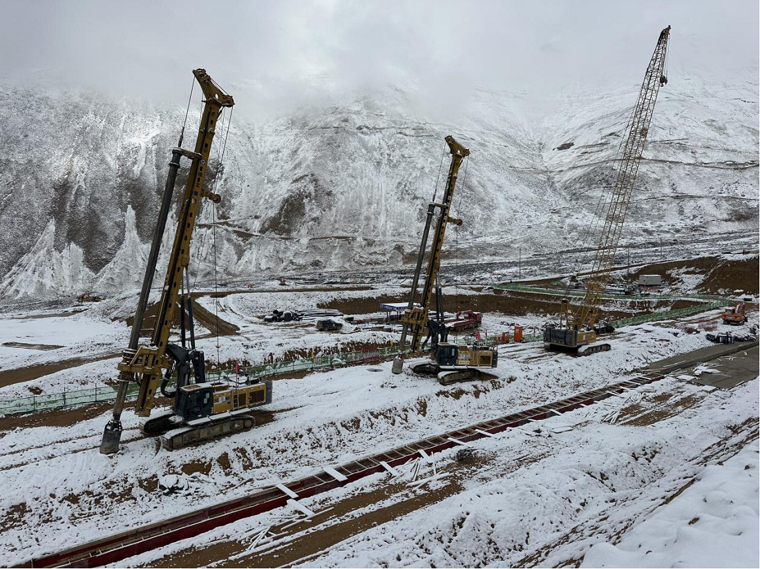 【項目動態(tài)】西藏翔龍礦業(yè)選廠工業(yè)場地工程一標段土建工程首顆樁基澆筑成功